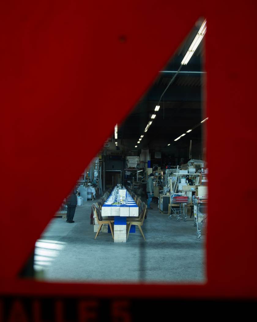 Durchblick in Rot, Campus V